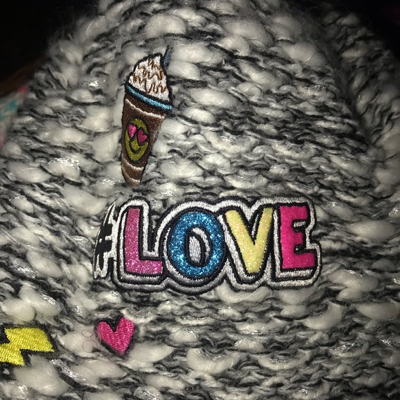 5/25 Two Justice hats NWT letter K and emoji 🙂 - Picture 4 of 8